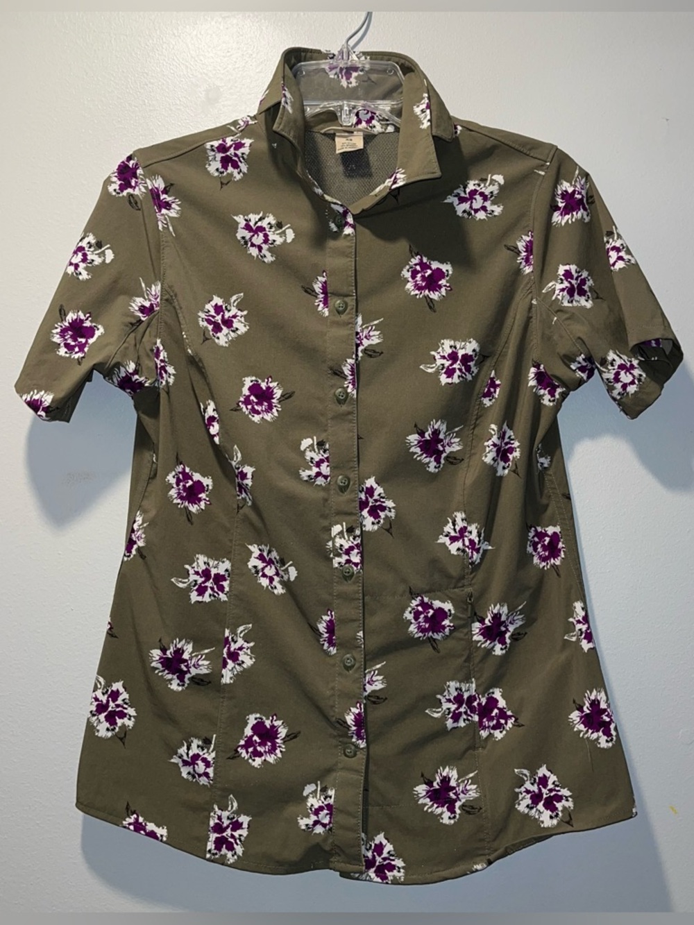 NWOT DULUTH TRADING CO Olive Green Floral Button-Up Shirt with Purple Blooms